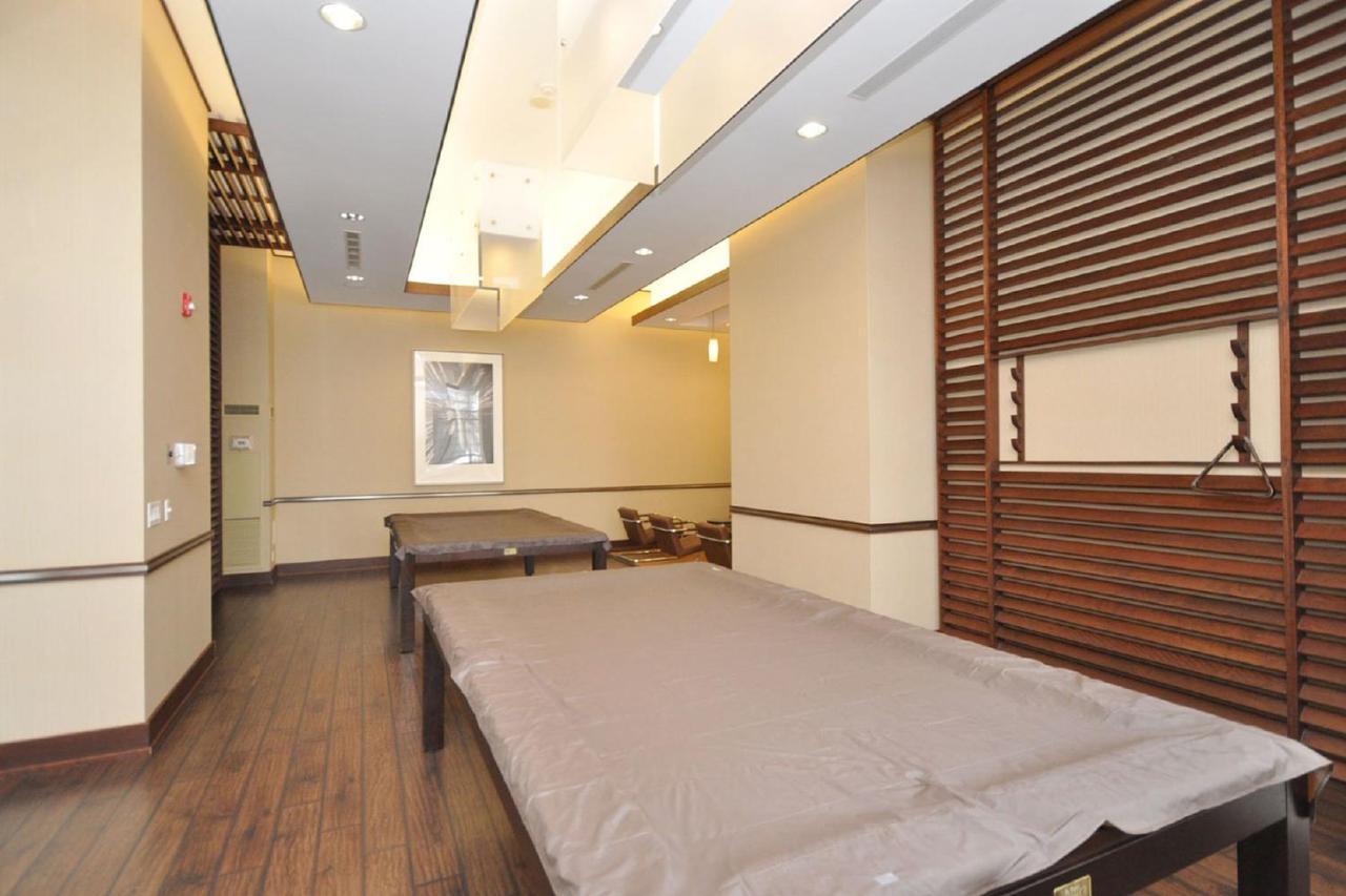 Royal Stays Furnished Apartments - Square One Мисисага Екстериор снимка