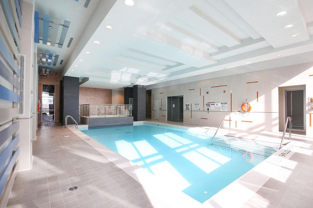 Royal Stays Furnished Apartments - Square One Мисисага Екстериор снимка