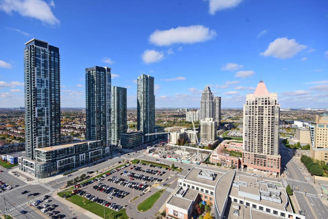 Royal Stays Furnished Apartments - Square One Мисисага Екстериор снимка