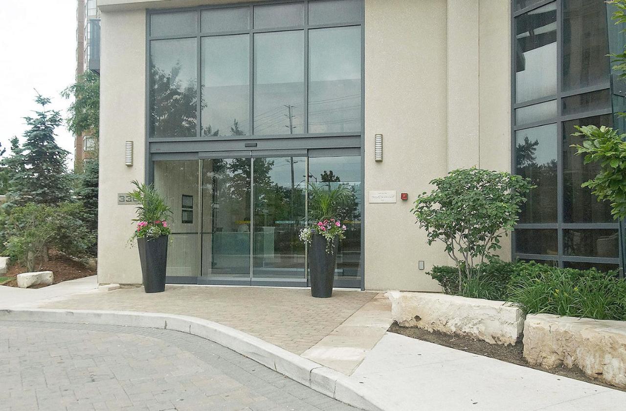 Royal Stays Furnished Apartments - Square One Мисисага Екстериор снимка